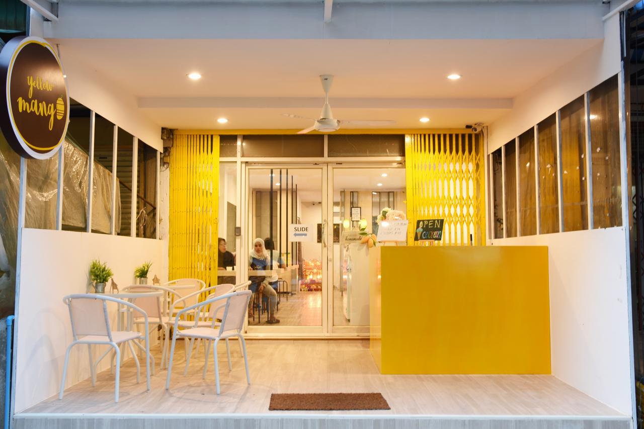 Yellow Mango Hostel Bangkok Exterior foto